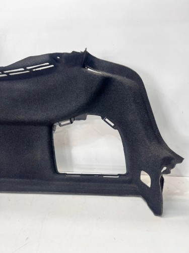 BOCZEK TAPICERKA BAGAŻNIKA PRAWY TYŁ AUDI A3 8V SEDAN 8V5863888K CA9