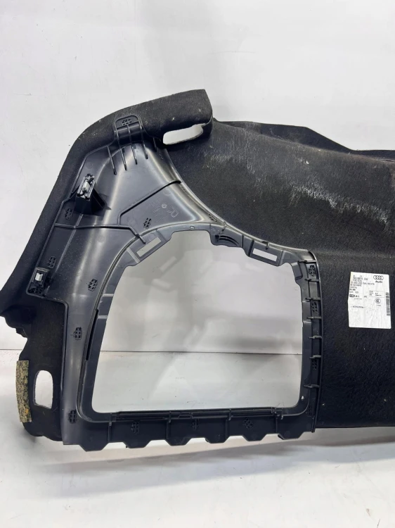 BOCZEK TAPICERKA BAGAŻNIKA PRAWY TYŁ AUDI A3 8V SEDAN 8V5863888K CA9