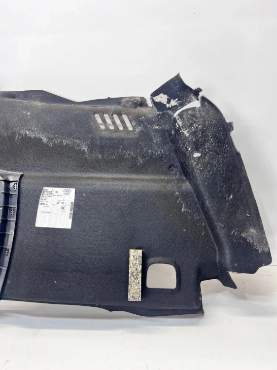 BOCZEK TAPICERKA BAGAŻNIKA PRAWY TYŁ AUDI A3 8V SEDAN 8V5863888K CA9