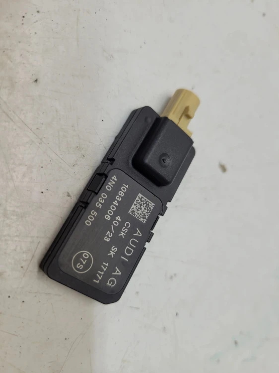 ANTENA WZMACNIACZ ANTENOWY AUDI Q3 Q4 Q3 8Y 4N0035500