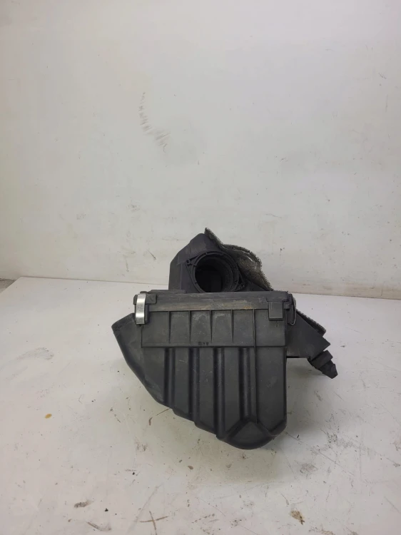 OBUDOWA FILTRA POWIETRZA A4 B5 PASSAT 8D0129607M