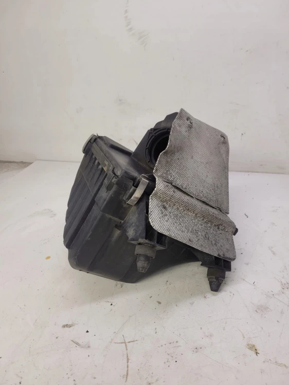 OBUDOWA FILTRA POWIETRZA A4 B5 PASSAT 8D0129607M