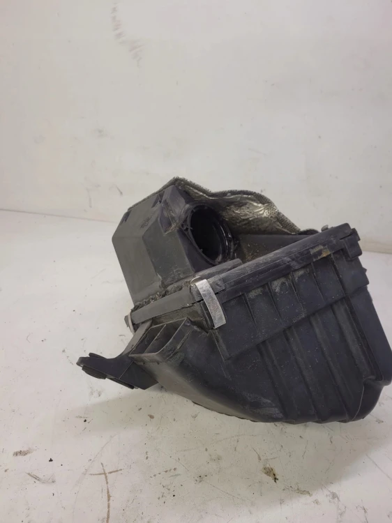 OBUDOWA FILTRA POWIETRZA A4 B5 PASSAT 8D0129607M
