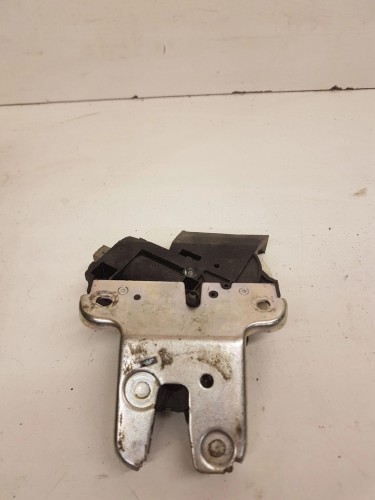 ZAMEK KLAPY TYŁ AUDI A4 A5 A6 A8 4F5827505D
