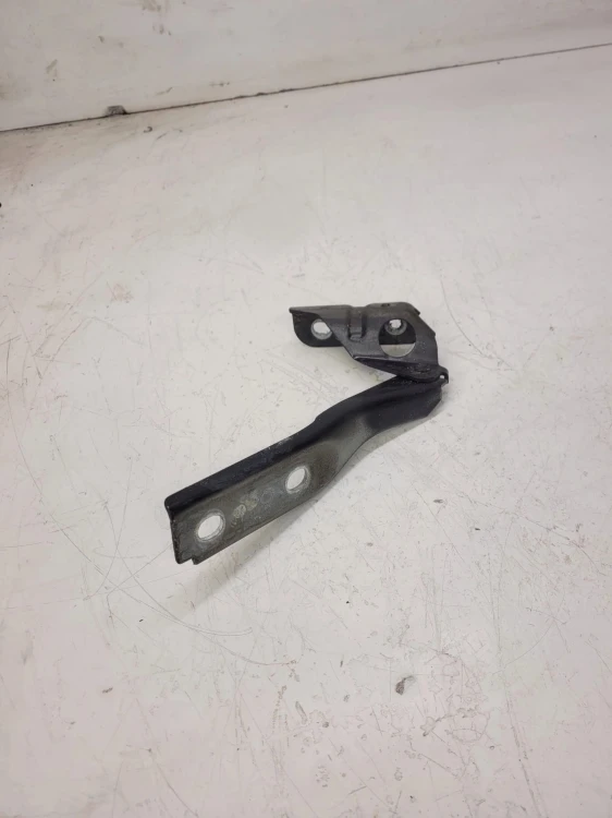 ZAWIAS MASKI PRAWY AUDI A3 8P LIFT 8P0823302B