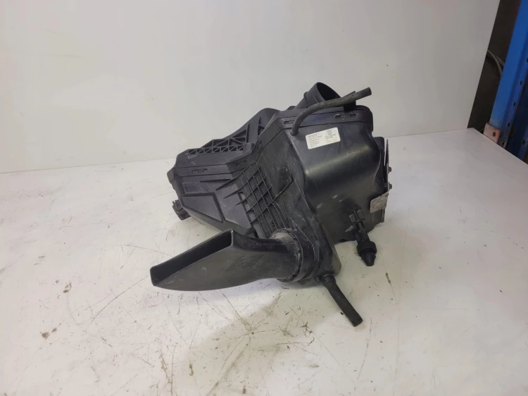 OBUDOWA FILTRA POWIETRZA AUDI A4 A5 Q5 8K0133837T