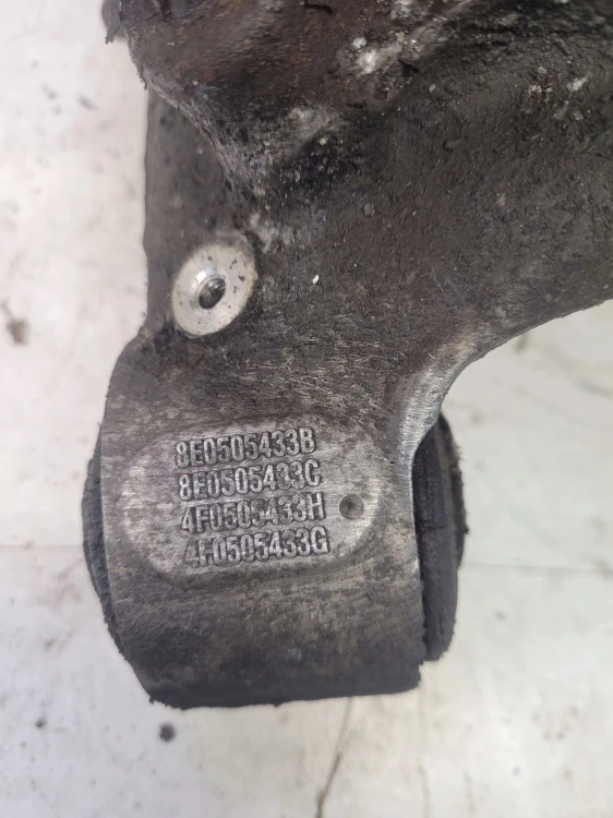 ZWROTNICA PIASTA LEWY TYŁ AUDI A6 C6 4F0505433H