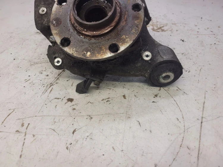 ZWROTNICA PIASTA LEWY TYŁ AUDI A6 C6 4F0505433H