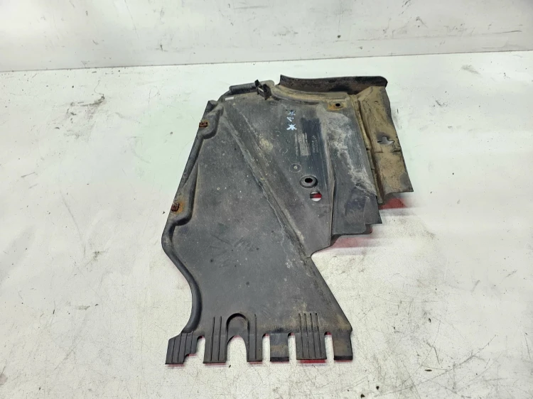 OSŁONA PODWOZIA AUDI A5 8T CABRIO LEWY TYŁ 8F0825215B