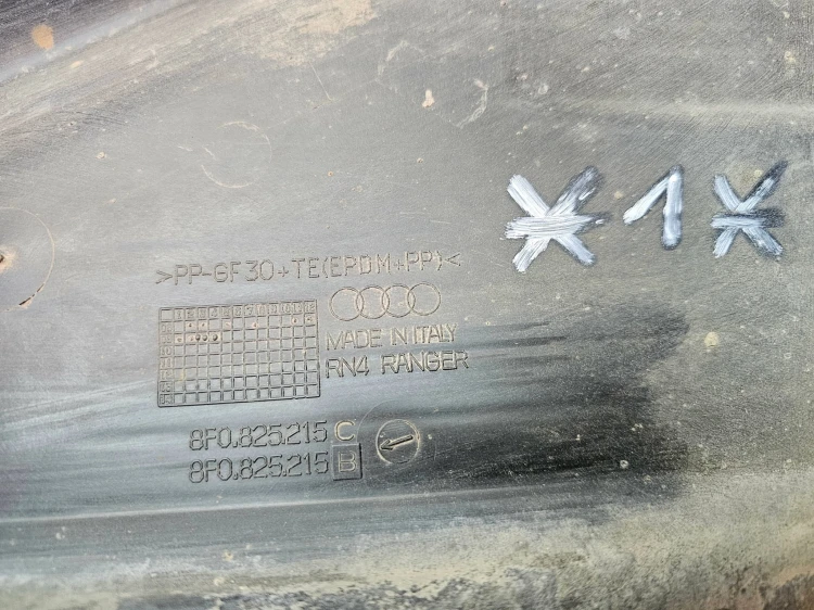 OSŁONA PODWOZIA AUDI A5 8T CABRIO LEWY TYŁ 8F0825215B