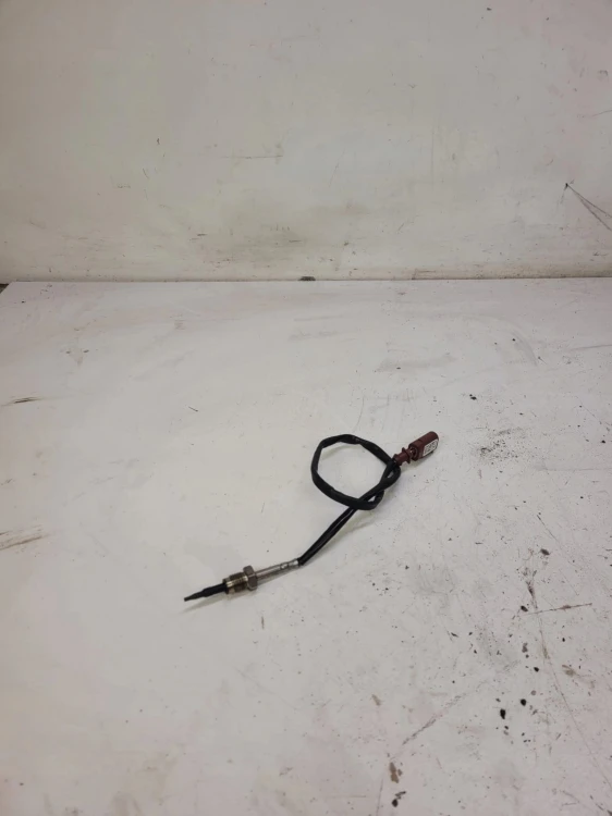 CZUJNIK TEMPERATURY SPALIN AUDI A4 A5 8W0906088B
