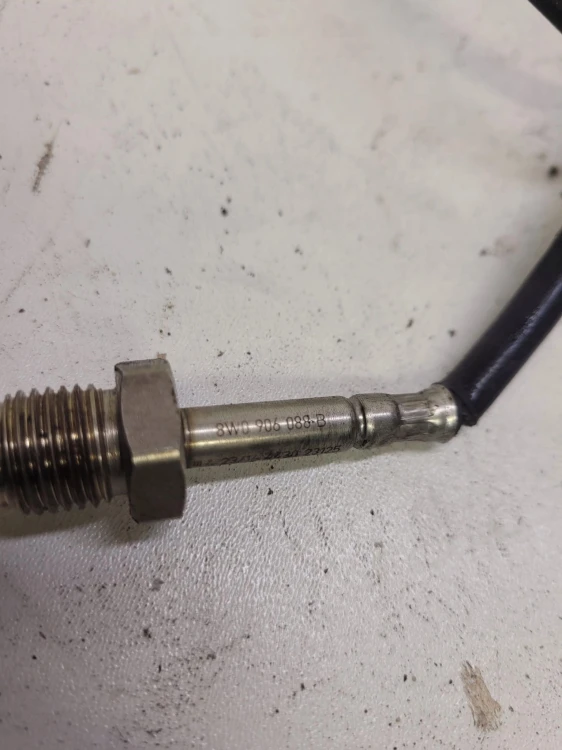 CZUJNIK TEMPERATURY SPALIN AUDI A4 A5 8W0906088B
