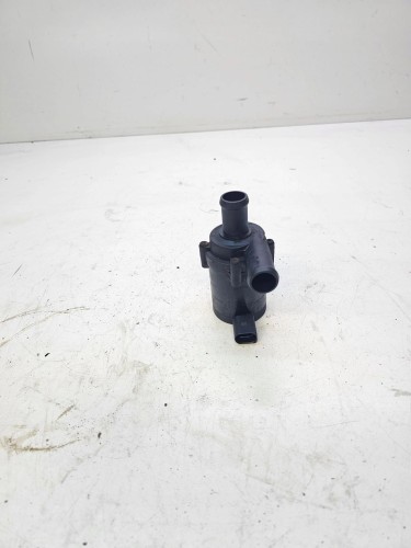 DODATKOWA POMPA WODY AUDI Q7 3.0 TDI 7L0965561
