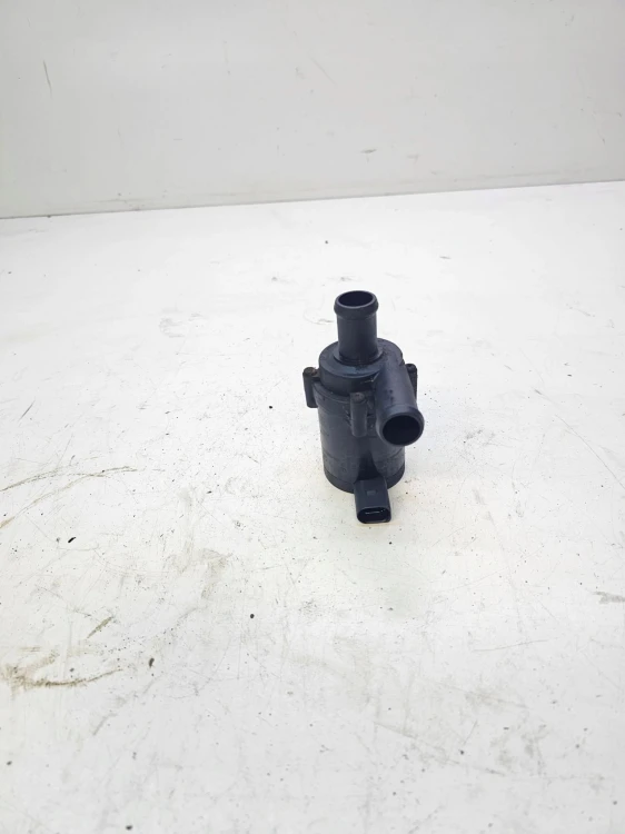 DODATKOWA POMPA WODY AUDI Q7 3.0 TDI 7L0965561