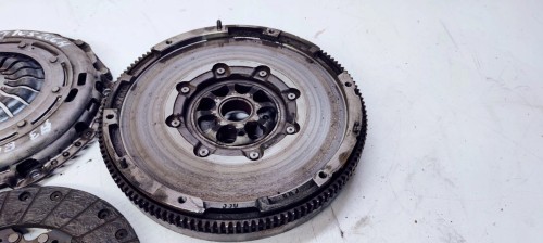 SPRZĘGŁO KOŁO DWUMAS AUDI VW 1.8 TFSI 06J105266H