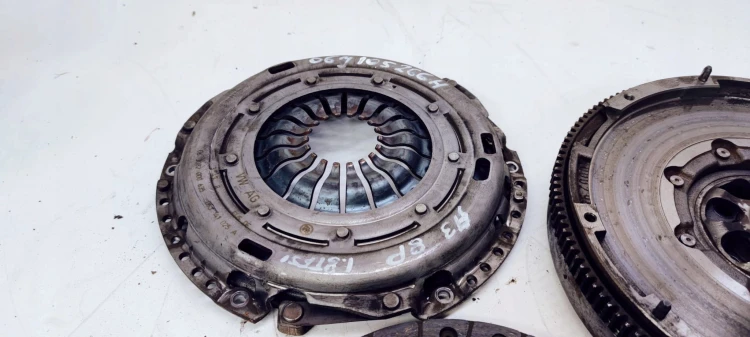 SPRZĘGŁO KOŁO DWUMAS AUDI VW 1.8 TFSI 06J105266H