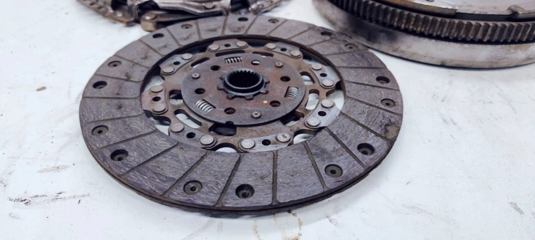 SPRZĘGŁO KOŁO DWUMAS AUDI VW 1.8 TFSI 06J105266H