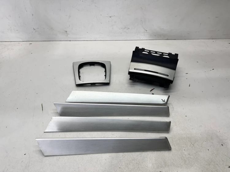 DEKOR DEKORY KOMPLET AUDI A3 8P4 SZCZOTKOWANE ALUMINIUM 1/26