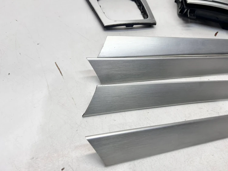 DEKOR DEKORY KOMPLET AUDI A3 8P4 SZCZOTKOWANE ALUMINIUM 1/26