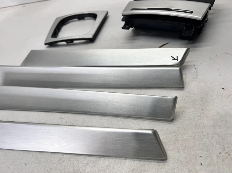 DEKOR DEKORY KOMPLET AUDI A3 8P4 SZCZOTKOWANE ALUMINIUM 1/26