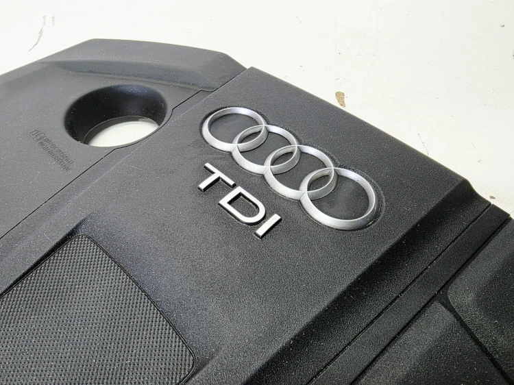 OSŁONA POKRYWA SILNIKA GÓRNA AUDI A4 B9 A5 2.0 TDI 04L103925P