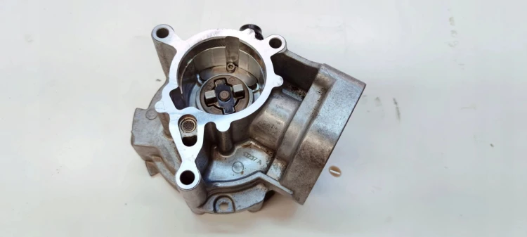 POMPA VACUM AUDI VOLKSWAGEN SEAT SKODA TFSI TSI 06L145100L