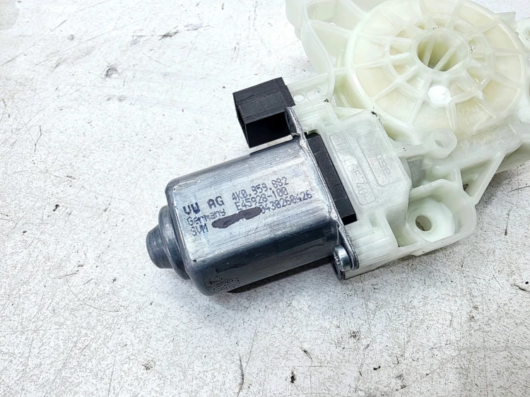 SILNICZEK PODNOSZENIA SZYBY LEWY TYŁ AUDI Q4 E-TRON 4K0959882