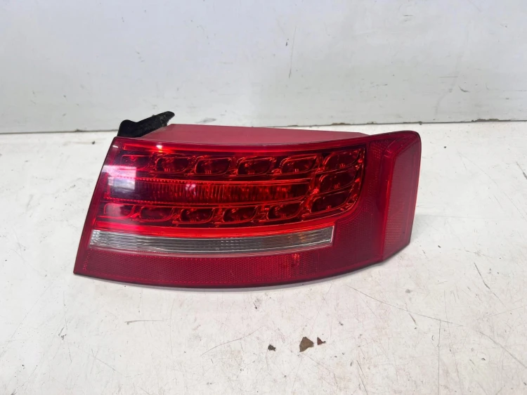 LAMPA PRAWY TYŁ Z BŁOTNIKA AUDI A5 COUPE 8T0945096D