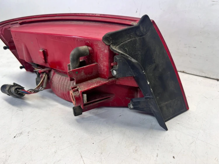LAMPA PRAWY TYŁ Z BŁOTNIKA AUDI A5 COUPE 8T0945096D