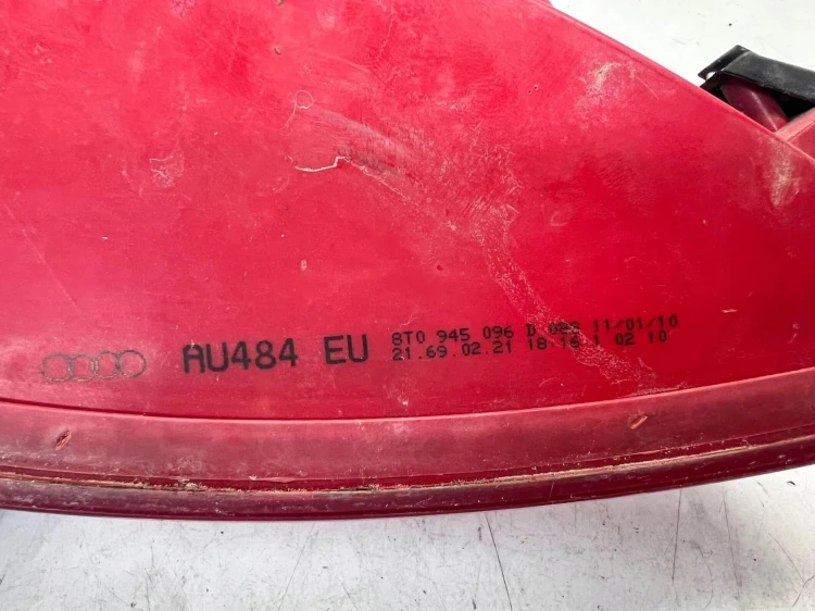 LAMPA PRAWY TYŁ Z BŁOTNIKA AUDI A5 COUPE 8T0945096D