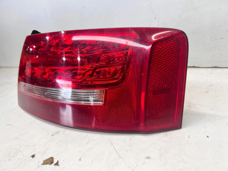 LAMPA PRAWY TYŁ Z BŁOTNIKA AUDI A5 COUPE 8T0945096D