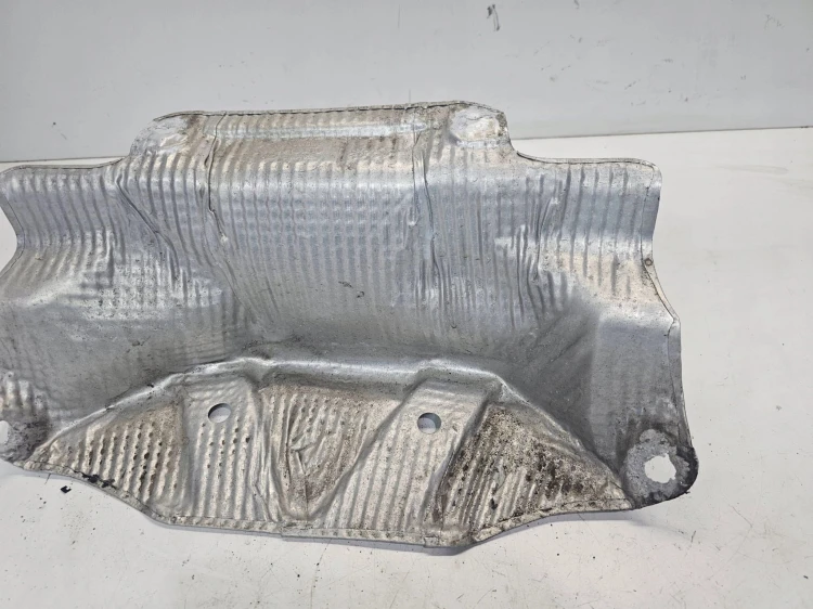 OSŁONA TERMICZNA PODWOZIA AUDI A4 B9 8W0804174A