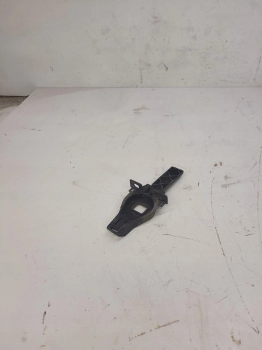 UCHWYT MOCOWANIE CHŁODNIC AUDI A4 A5 Q5 8K0805201