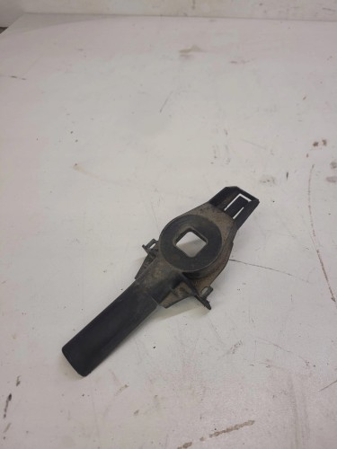 UCHWYT MOCOWANIE CHŁODNIC AUDI A4 A5 Q5 8K0805201