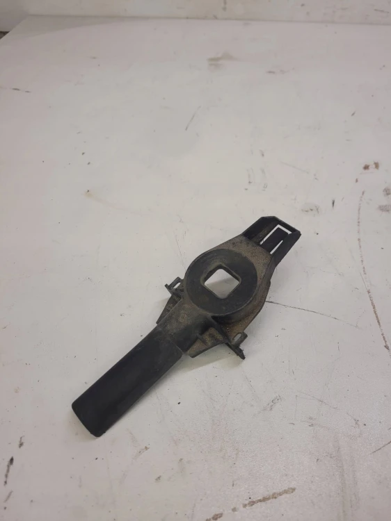 UCHWYT MOCOWANIE CHŁODNIC AUDI A4 A5 Q5 8K0805201