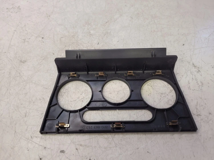 RAMKA PANELU KONSOLI AUDI A3 8P 8P0863263D