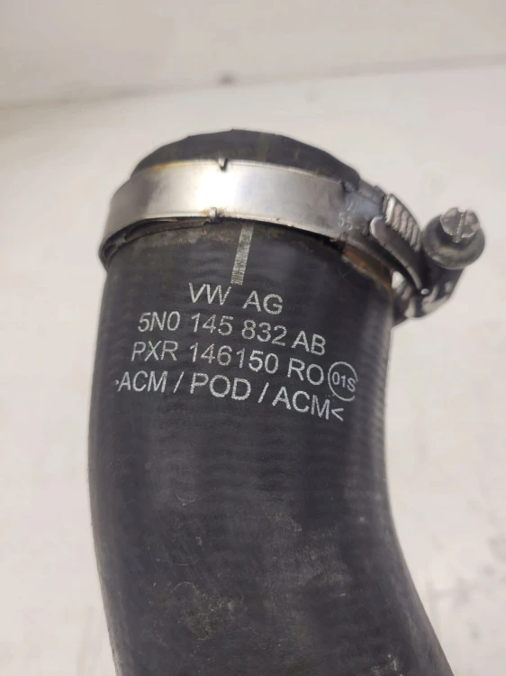 PRZEWÓD WĄŻ INTERCOOLERA AUDI Q3 VW 5N0145832AB