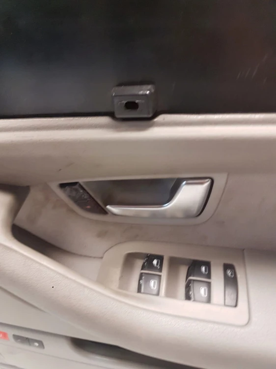 BOCZEK DRZWI PRAWY PRZÓD AUDI A8 D3 LIFT 4E0868016