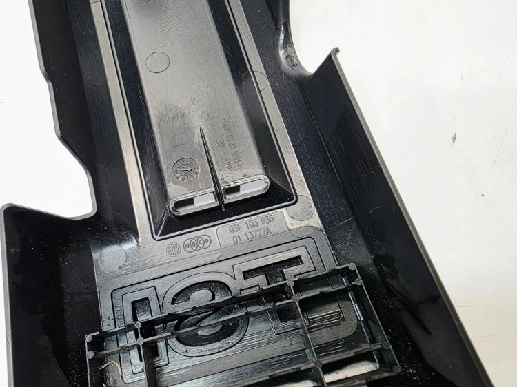 OSŁONA POKRYWA SILNIKA GÓRNA AUDI VOLKSWAGEN SEAT SKODA 1.2 TSI 03F103935