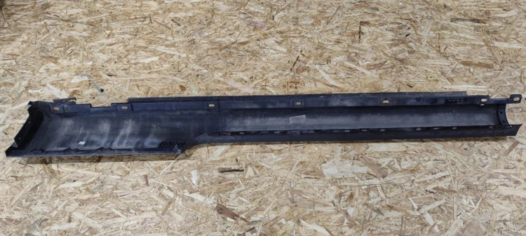 LISTWA PROGOWA PRAWA AUDI A4 B6 B7 8H0853860