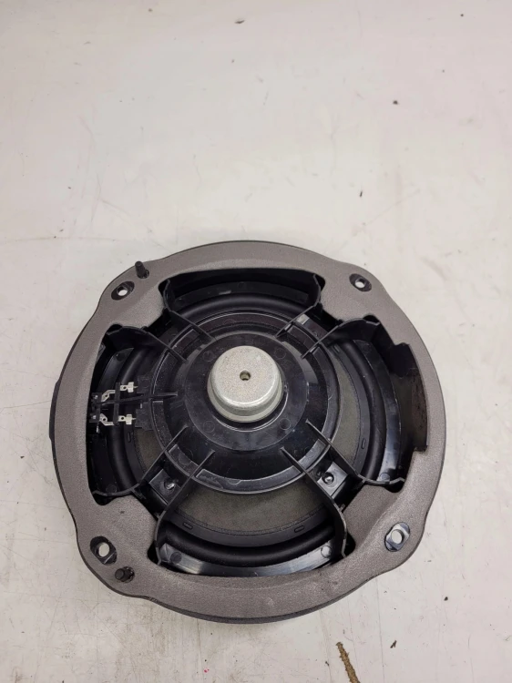 GŁOŚNIK DRZWI PRZÓD AUDI A3 8V 8V0035415