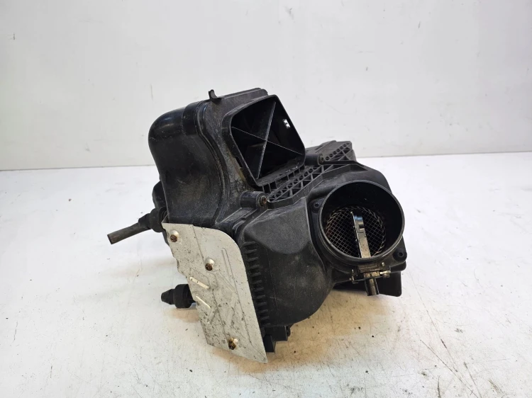 OBUDOWA FILTRA POWIETRZA AUDI A4 A5 Q5 8K0133837AB