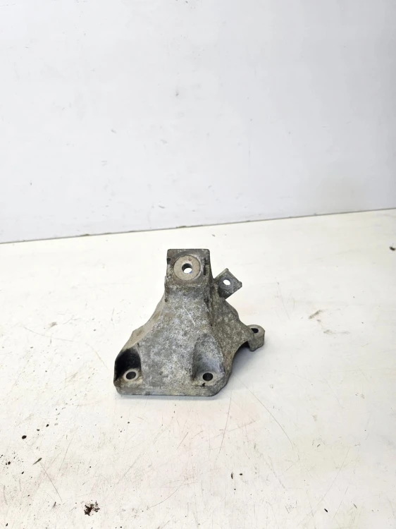 ŁAPA PODPORA SILNIKA AUDI A6 C6 4F0199308AB
