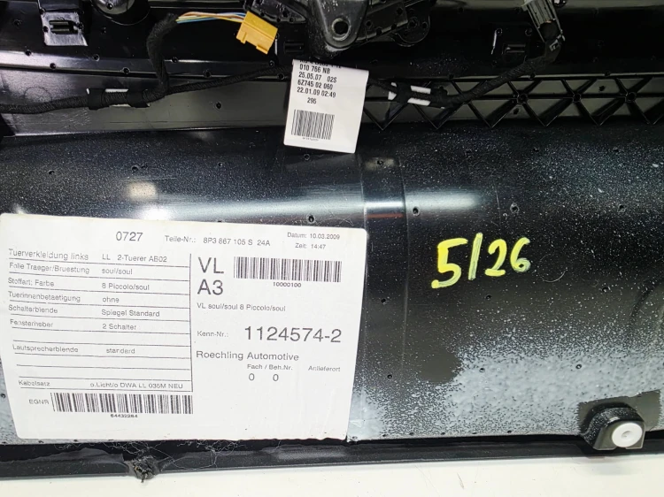 BOCZEK TAPICERAKA DRZWI LEWY PRZÓD AUDI A3 8P 8P3867105S 24A 5/26