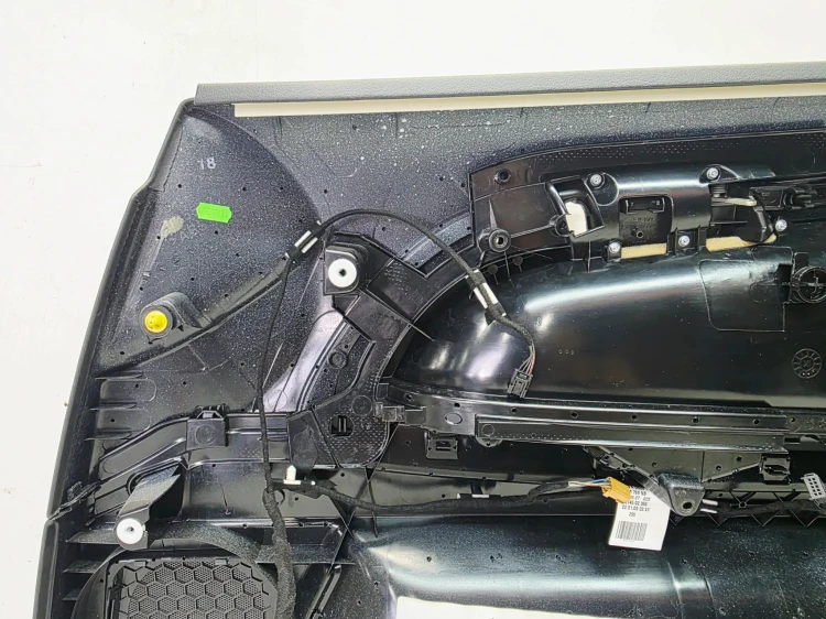 BOCZEK TAPICERAKA DRZWI LEWY PRZÓD AUDI A3 8P 8P3867105S 24A 5/26
