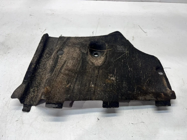 OSŁONA PŁYTA PODWOZIA PRAWA MAŁA AUDI A6 C7 4G0825202A 32/26