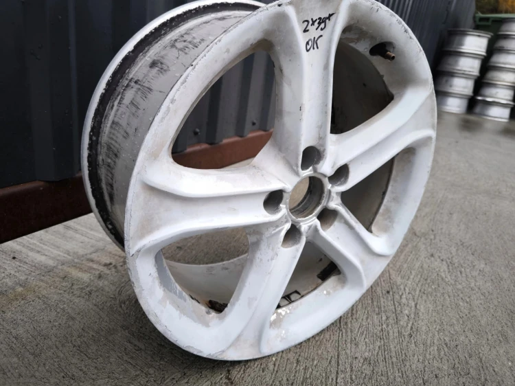 FELGA ALUMINIOWA AUDI VW SEAT SKODA 7.5J R17 ET45 8K0601025CE Z*39* OK