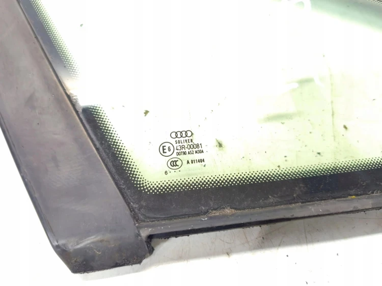 SZYBA KAROSERYJNA LEWY TYŁ POD LISTWĘ CHROM AUDI A6 C6 4F5 SEDAN 2006R