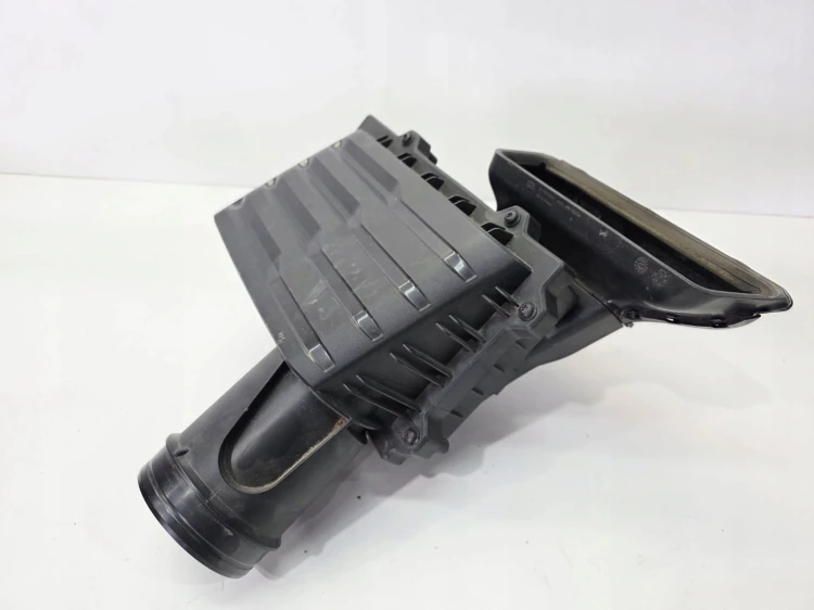 OBUDOWA FILTRA POWIETRZA AUDI A3 8V VOLKSWAGEN SEAT SKODA 6Q0129601BB