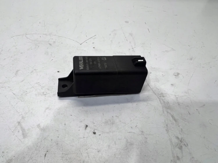 PRZEKAŹNIK ŚWIEC ŻAROWYCH AUDI VW SEAT 51799026
